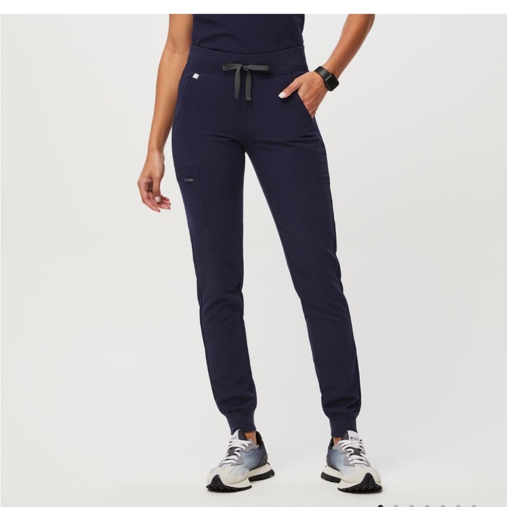 Figs women’s scrub pants